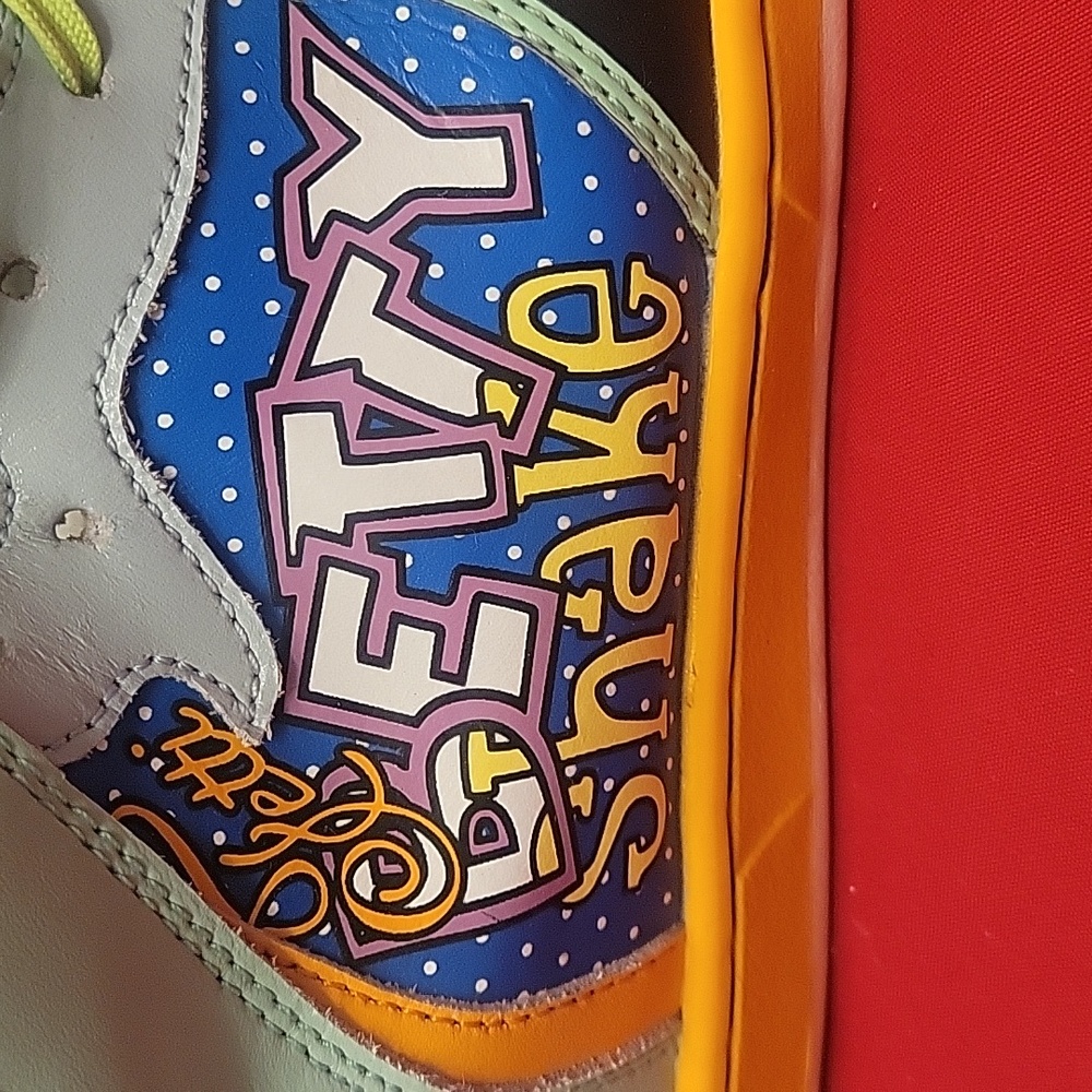 *RARE* Colorful Betty Boop Toon High-Top Sneakers - Picture 7 of 11